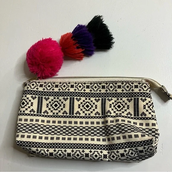 🔴 Kestrel | Three Section Cosmetic Bag - Picture 2 of 8